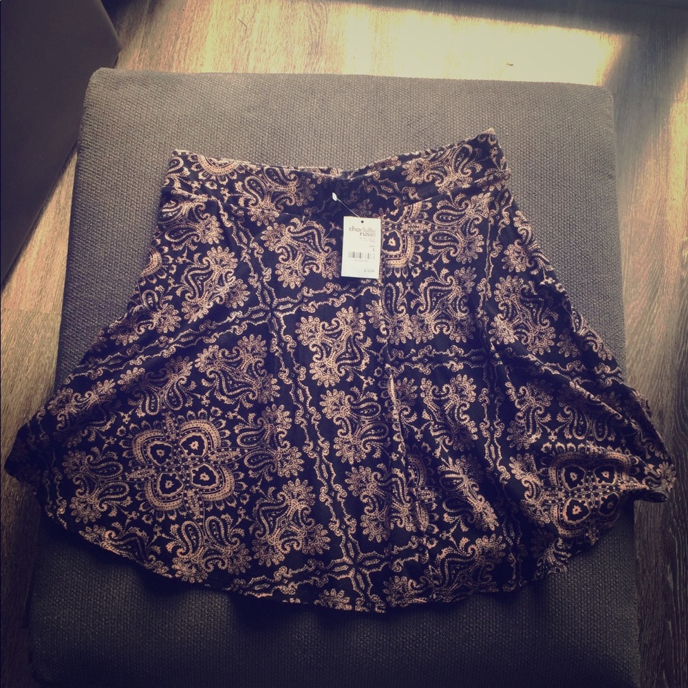 Short black skirt new with tags